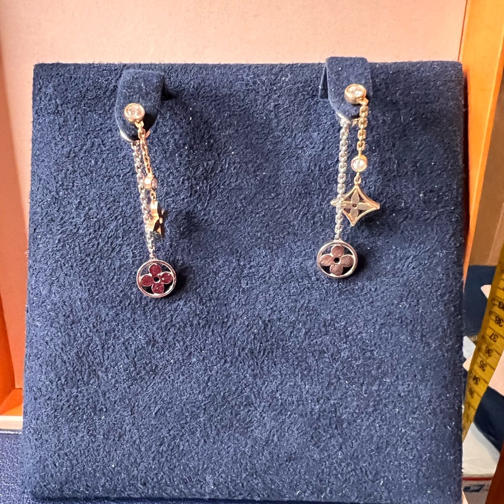 💕💕💕LIVE NOTIFICATIONS MIXED LUXURY ITEMS! ALL SALES ARE FINAL💕💕💕 - Picture 7 of 17